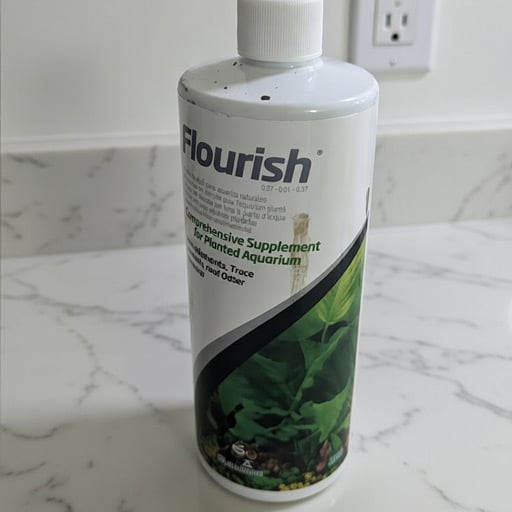 I-use-seachem-flourish-in-my-community-tank-for-getting-my-plants-really-green