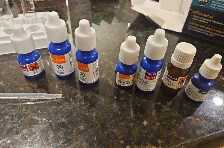fluval master test kit ready to test
